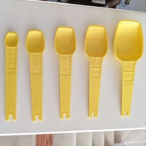 Vintage Tupperware Yellow Measuring Spoons Set of 5